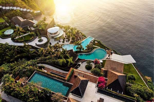 THE EDGE BALI