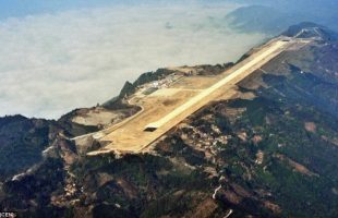 Chongqing, Kota Paling Gila di China Punya Bandara di Atas Gunung