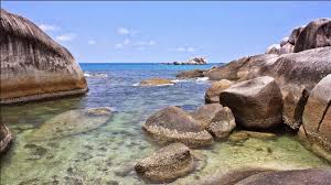 Keindahan Pantai Air Manis Legenda Malin Kundang di Padang Sumatera Barat