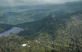 Jembatan Gantung Gerbang Menuju Keajaiban Alam yang Memukau, Sukabumi