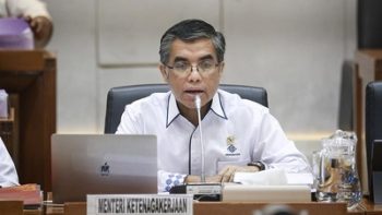Menaker Yassierli Pastikan UMP 2025 Akan Naik