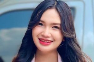 PENYANYI MUDA THAILAND MENINGGAL SETELAH PIJAT KRETEK LEHER
