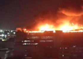 BREAKING NEWS  Kebakaran di Glodok Plaza Jakarta Barat
