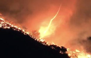 Detik-detik Tornado Api Muncul di Tengah Kebakaran Los Angeles