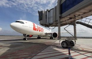 4 Karyawan Lion Air Bandara Ditangkap Buntut Congkel Koper dan Curi Emas Penumpang di Bandara