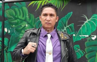 Pengacara Firdaus Oiwobo Klarifikasi Naik Ke Meja Persidangan Saat Sidang Berlangsung