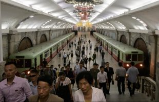 Ada 39 Lantai  Bawah Tanah Stasiun Kereta Terdalam Di dunia Di Chongqing China