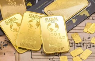 Pecah Rekor Harga Emas Meroket