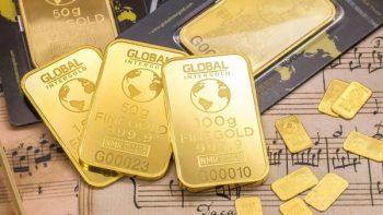 Pecah Rekor Harga Emas Meroket