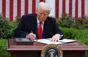 Isi Surat Donald Trump Ke Prabowo RI Kena Tarif Impor 32 Persen