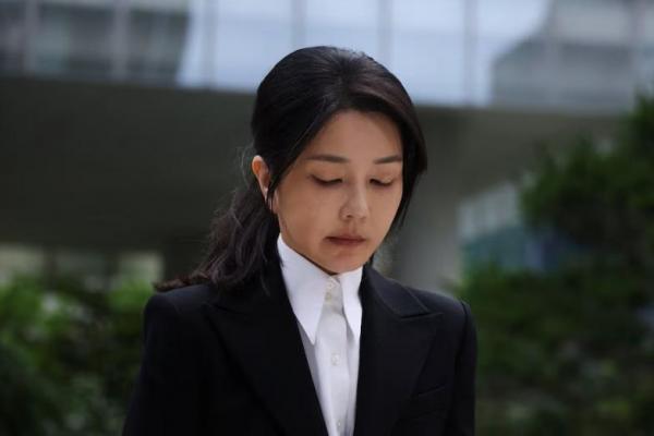Mantan Ibu Negara Korea Selatan Minta Maaf di Depan Publik Atas Dugaan Korupsi