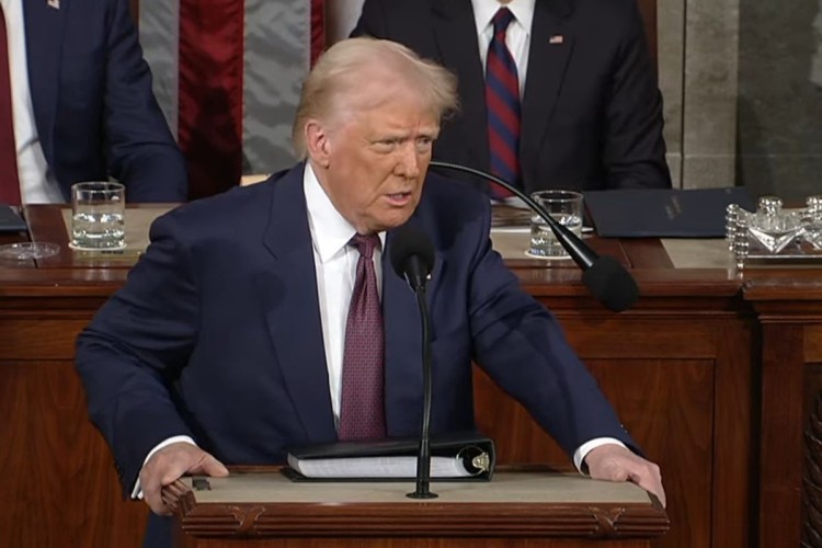 Trump Umumkan Resmi Tarif Pajak Baru Berbagai Negara