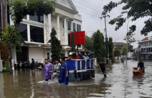 Banjir Di Bali Hingga Bangunan Di Pinggir Sungai Badung Roboh